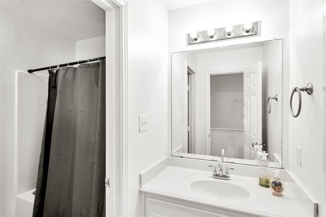 1719 Redwing Bluff Drive, Houston, TX 77009