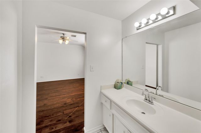 1719 Redwing Bluff Drive, Houston, TX 77009