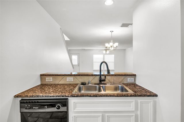 1719 Redwing Bluff Drive, Houston, TX 77009