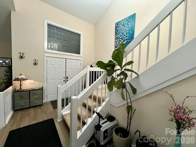 200 Foxlair Court, Matthews, NC 28105