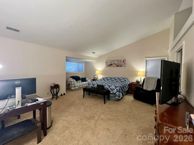 200 Foxlair Court, Matthews, NC 28105