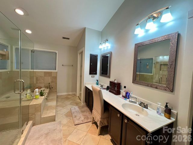 200 Foxlair Court, Matthews, NC 28105