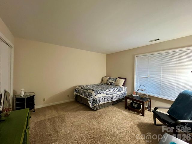 200 Foxlair Court, Matthews, NC 28105