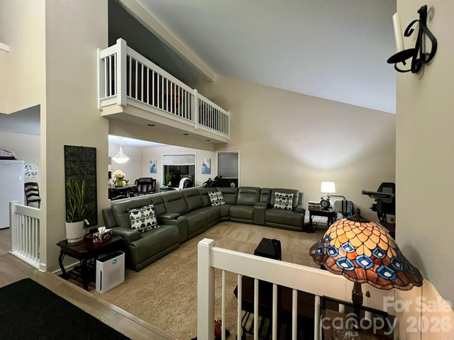 200 Foxlair Court, Matthews, NC 28105