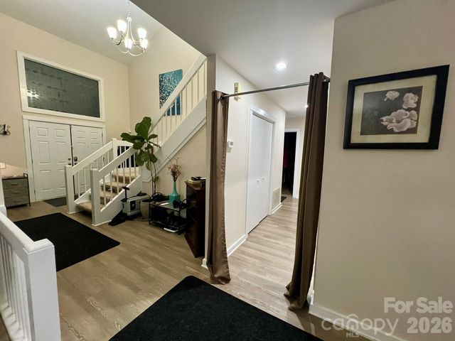 200 Foxlair Court, Matthews, NC 28105