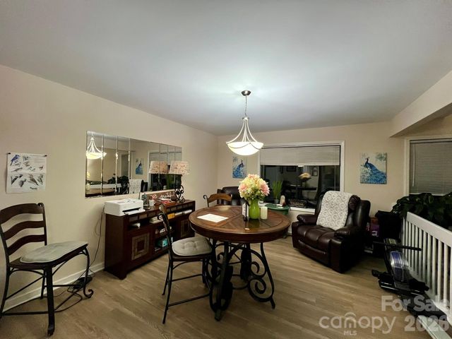 200 Foxlair Court, Matthews, NC 28105
