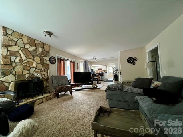 200 Foxlair Court, Matthews, NC 28105
