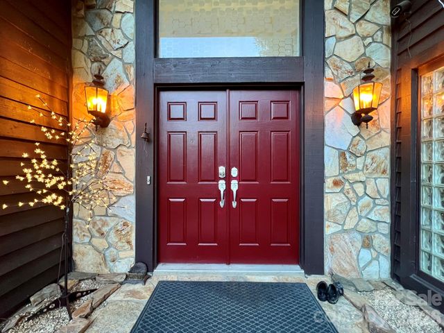 200 Foxlair Court, Matthews, NC 28105