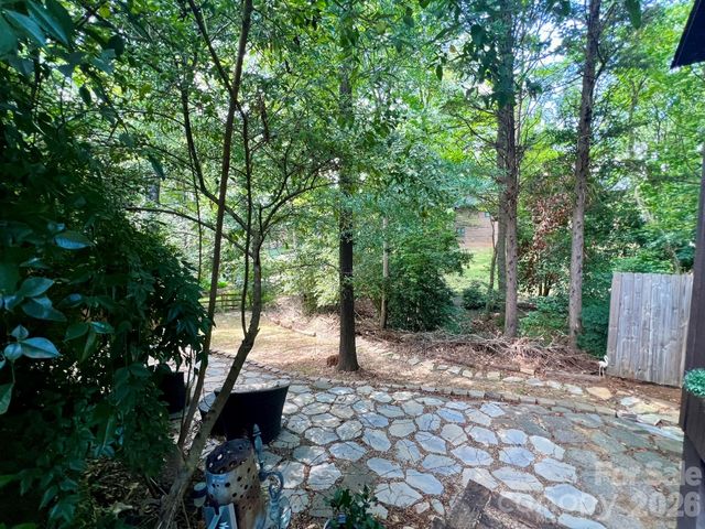 200 Foxlair Court, Matthews, NC 28105