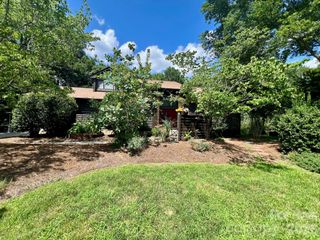 200 Foxlair Court, Matthews, NC 28105