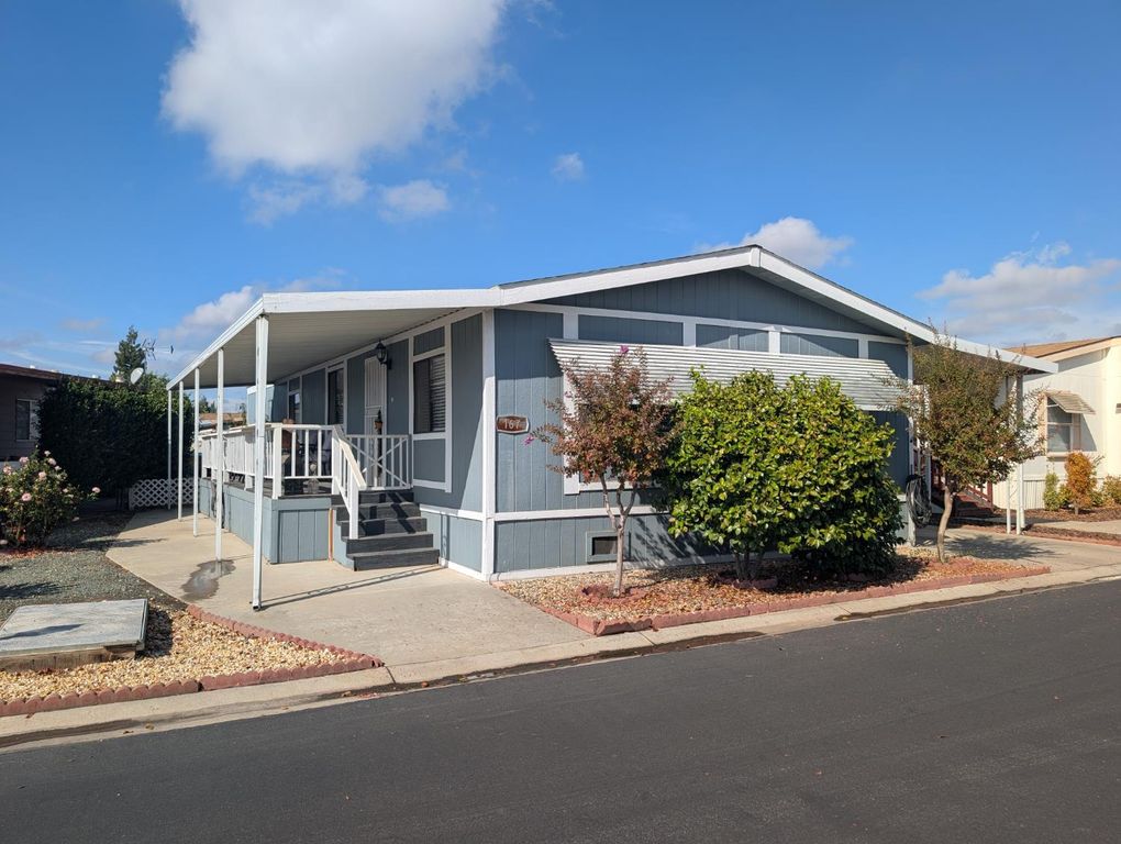 Image 1 of property listing at 1218 E Cleveland Avenue # 167, Madera, CA 93638