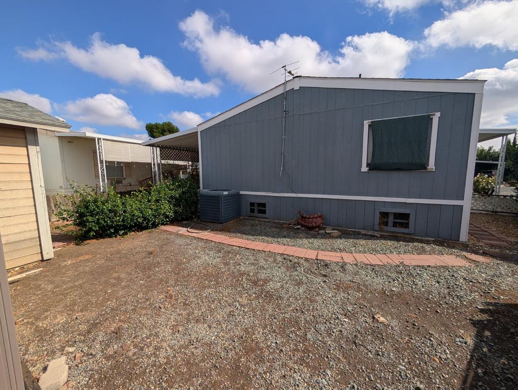 Image 19 of property listing at 1218 E Cleveland Avenue # 167, Madera, CA 93638