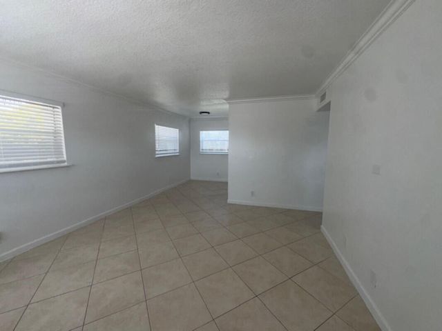 8 SE 19th Avenue 9, Pompano Beach, FL 33060