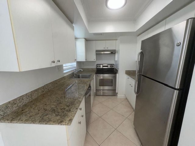 8 SE 19th Avenue 9, Pompano Beach, FL 33060