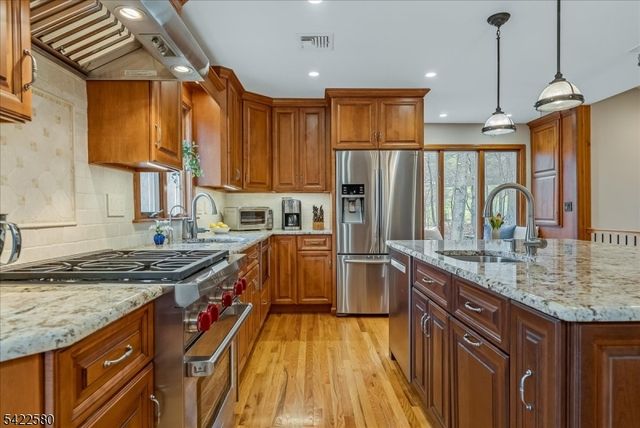97 Skyline Dr, Sparta Twp., NJ 07871