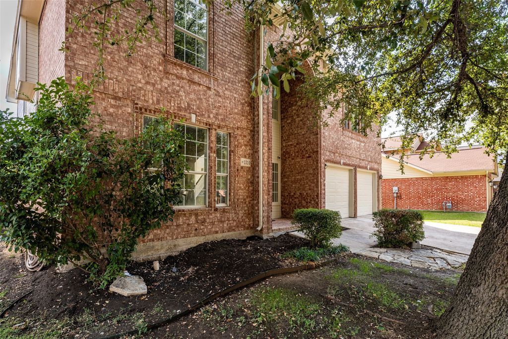 1310 Norman Circle, Arlington, TX 76014 — photo 4