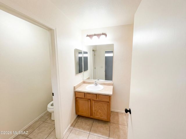 7876 S Baja Stone Avenue, Tucson, AZ 85756