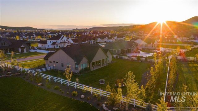 7664 W Diamond Lake Dr., Boise, ID 83714