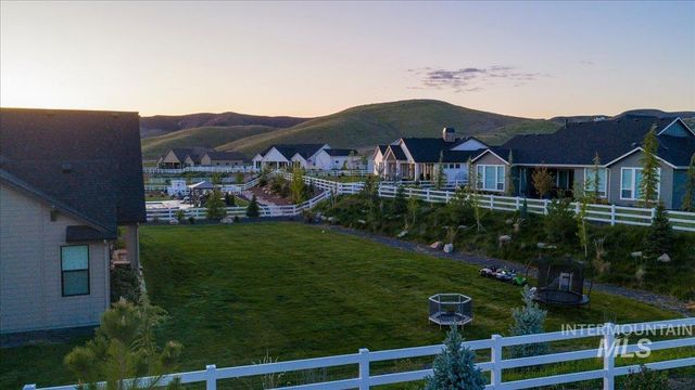 7664 W Diamond Lake Dr., Boise, ID 83714