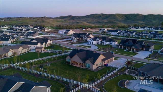 7664 W Diamond Lake Dr., Boise, ID 83714