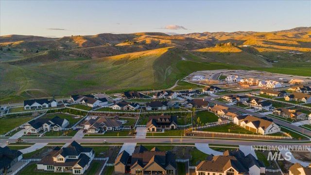 7664 W Diamond Lake Dr., Boise, ID 83714