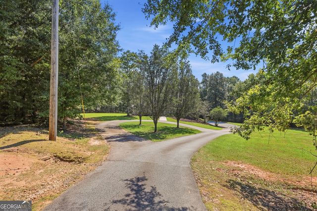 2952 Rock Creek Road, Toccoa, GA 30577