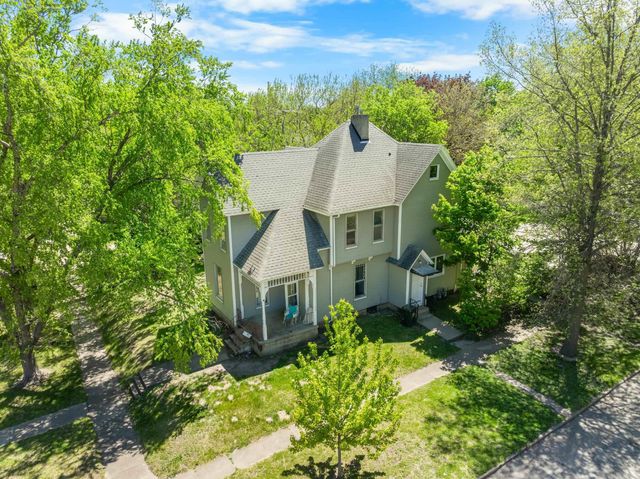 526 W 8th Street, Cedar Falls, IA 50613