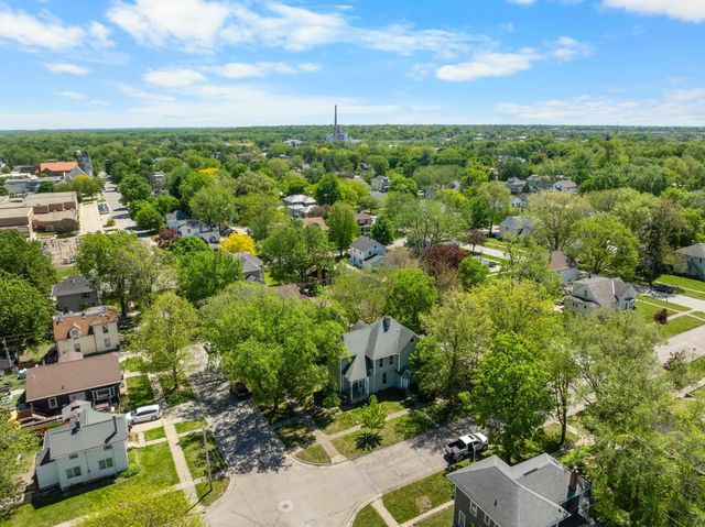 526 W 8th Street, Cedar Falls, IA 50613