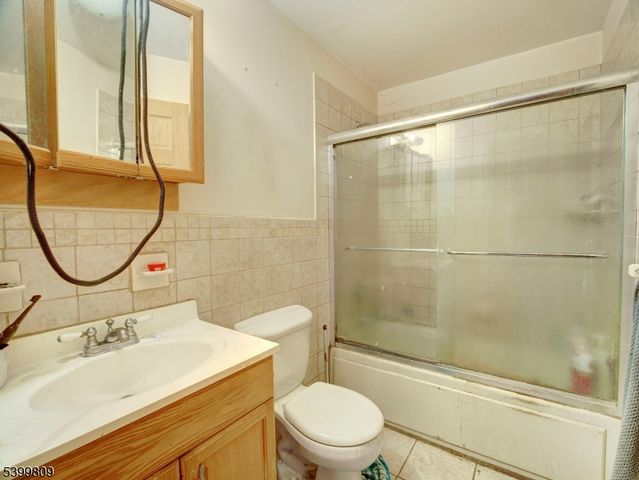 32 W 19Th St, Bayonne City, NJ 07002