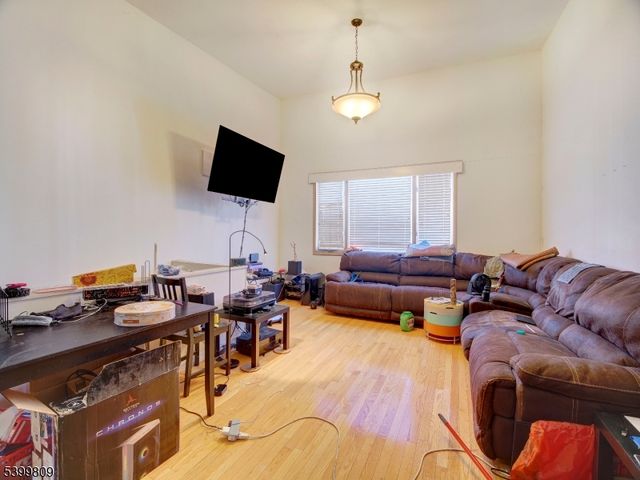 32 W 19Th St, Bayonne City, NJ 07002