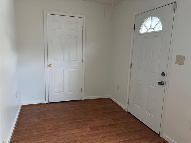 301 Civil Ct Unit E, Newport News, VA 23608