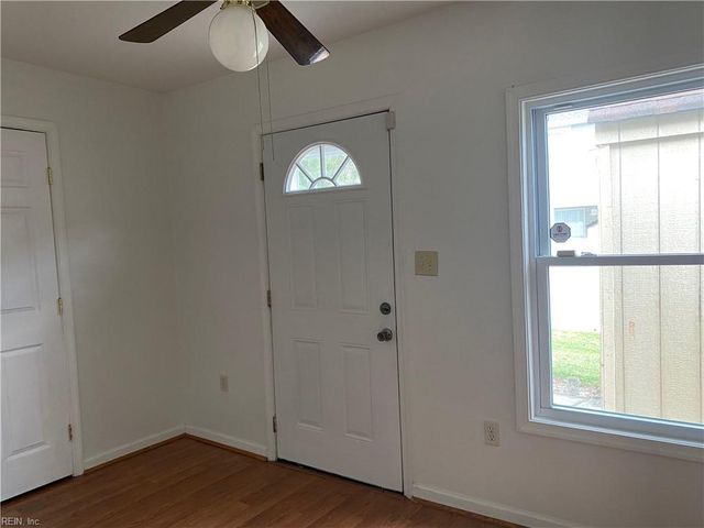 301 Civil Ct Unit E, Newport News, VA 23608