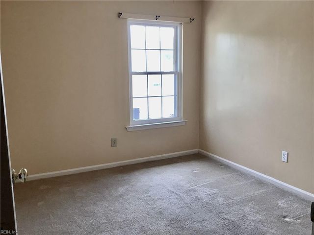 301 Civil Ct Unit E, Newport News, VA 23608