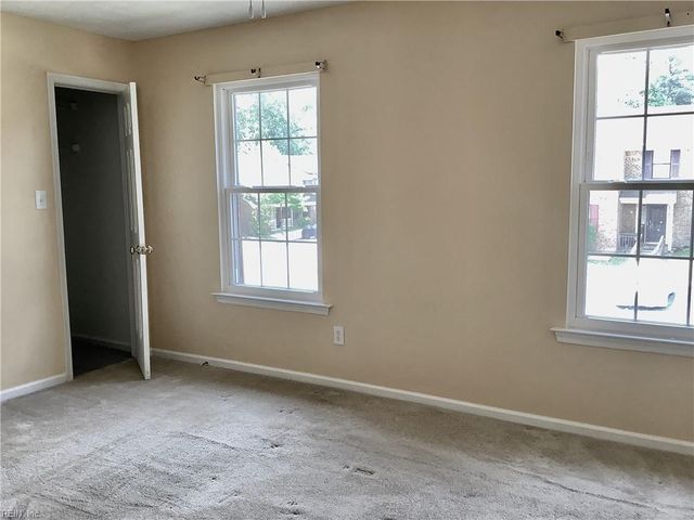 301 Civil Ct Unit E, Newport News, VA 23608
