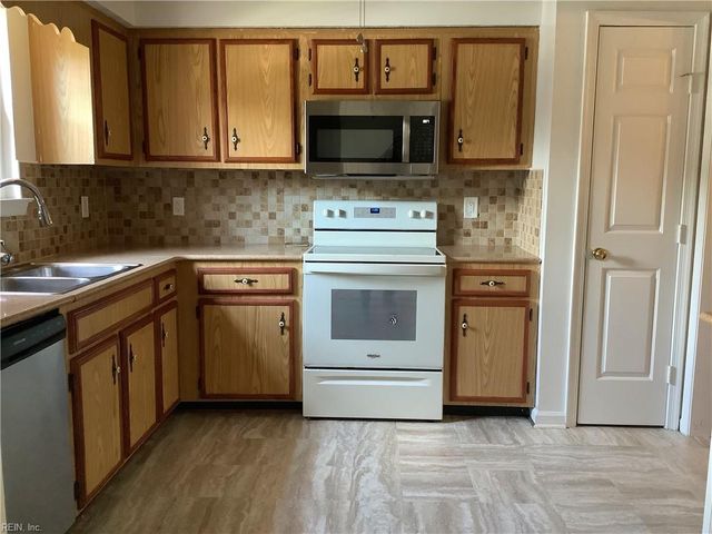 301 Civil Ct Unit E, Newport News, VA 23608
