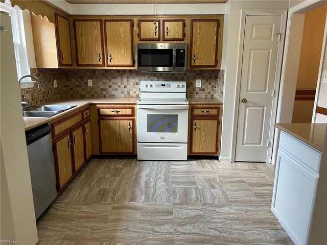 301 Civil Ct Unit E, Newport News, VA 23608