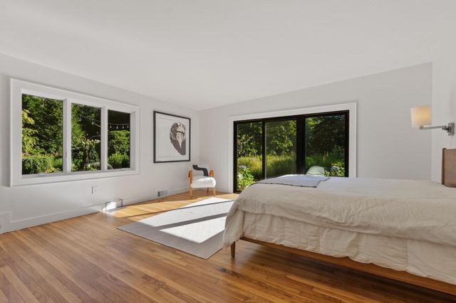 240 Concord Rd, Lincoln, MA 01773