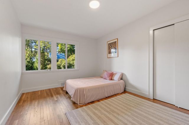 240 Concord Rd, Lincoln, MA 01773
