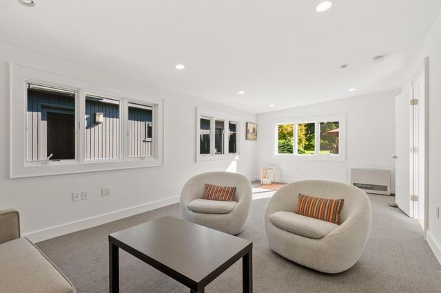 240 Concord Rd, Lincoln, MA 01773