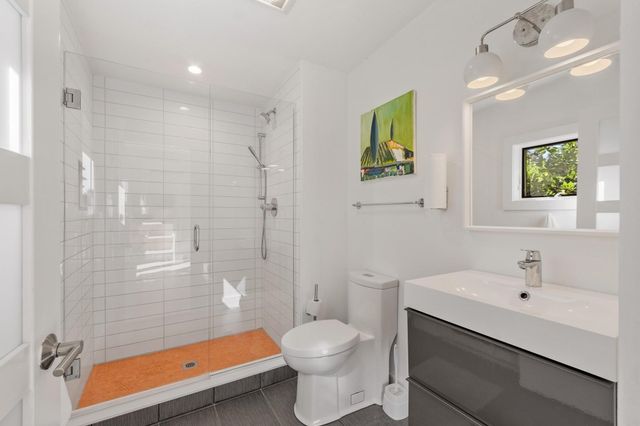 240 Concord Rd, Lincoln, MA 01773