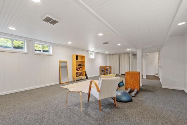 240 Concord Rd, Lincoln, MA 01773