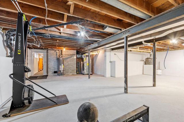240 Concord Rd, Lincoln, MA 01773