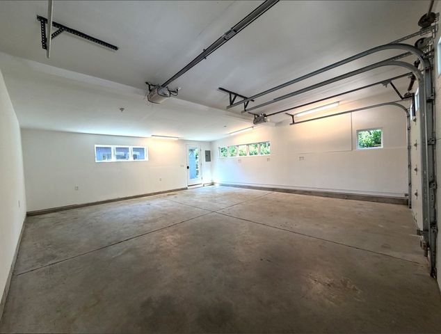 240 Concord Rd, Lincoln, MA 01773