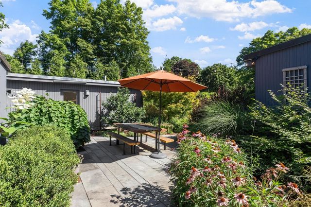 240 Concord Rd, Lincoln, MA 01773