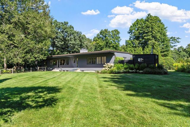 240 Concord Rd, Lincoln, MA 01773