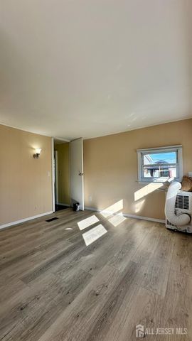 26 Dalbert Street B14, Carteret, NJ 07008