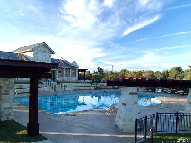 713 Brown Thrasher, San Antonio, TX 78253