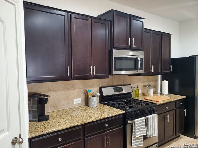 713 Brown Thrasher, San Antonio, TX 78253