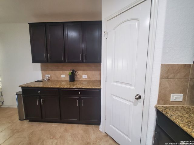 713 Brown Thrasher, San Antonio, TX 78253