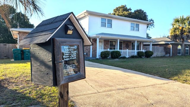 12 W Casa Loma Drive, Mary Esther, FL 32569